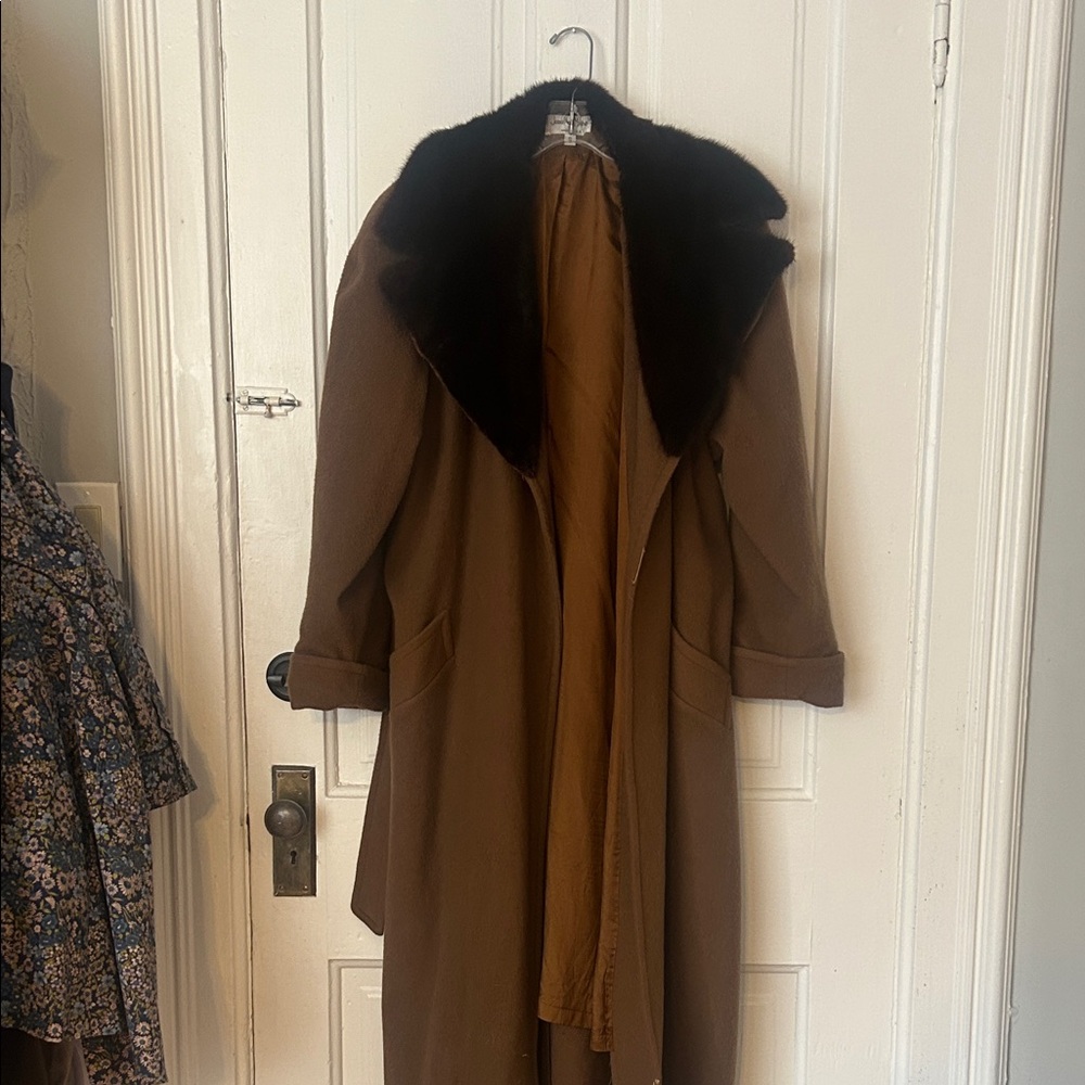 Classic Brown Long Vintage Coat with Dark Fur Collar